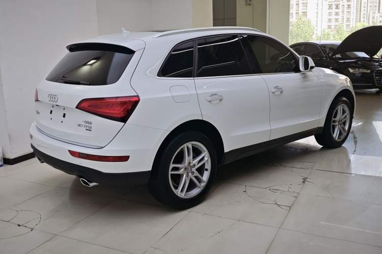 Used Audi Q5 2016 40 TFSI Comfort Model Exterior 3