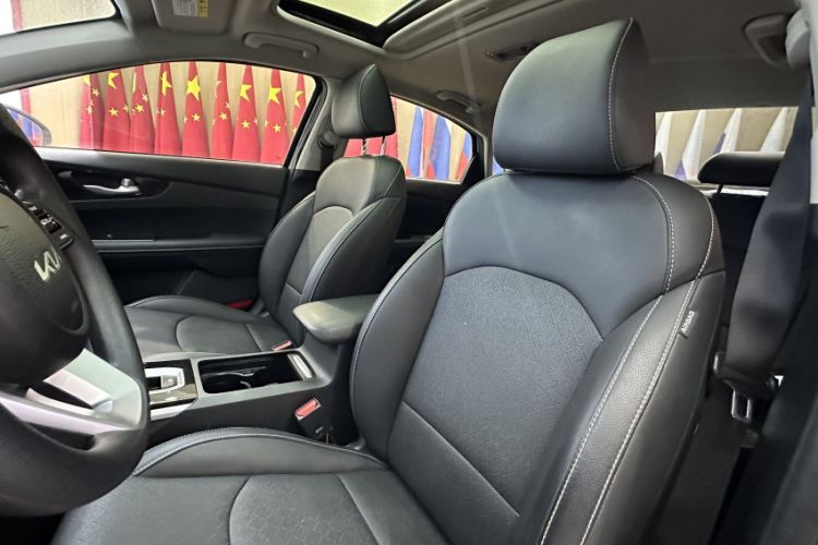 Used Kia K3 2021 Revised 1.5L CVT Fashion Edition Interior 5