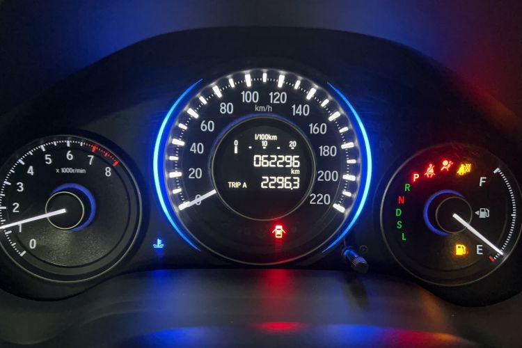 Used Honda Crider 2016 1.8L CVT Luxury Edition Odometer Close Up