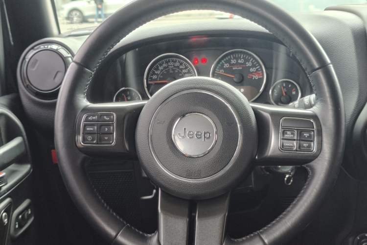 Used Jeep Wrangler 2017 3.6L Rubicon Recon 10th Anniversary Limited Collector's Edition Steering Wheel