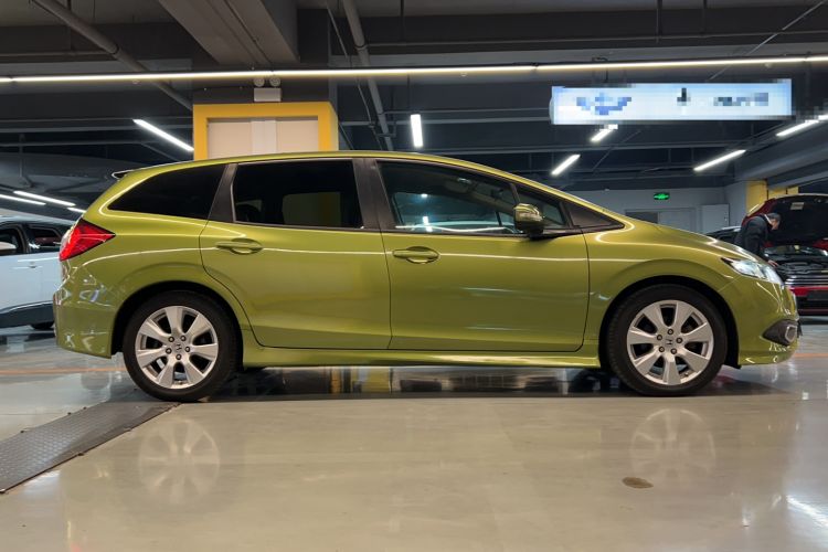 Used Honda Jade 2013 1.8L automatic Comfort version 5 seats
