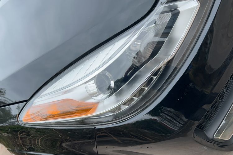 Used JMC Yusheng S350 2013 2.4T Manual Two-Wheel Drive Diesel Ultra-Luxury 5-Seater
