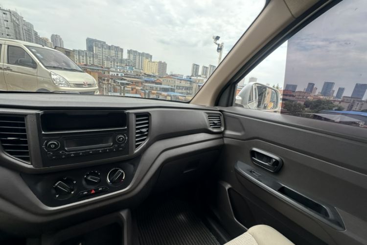 Used Wuling Hongguang V 2019 1.5L Enjoyment Version China VI LAR