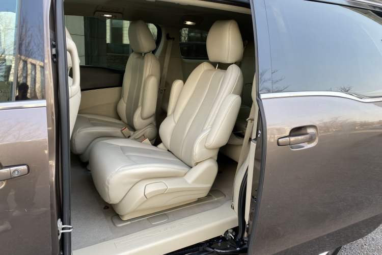 Used Buick GL8 2015 2.4L Luxury Business Premium Edition
