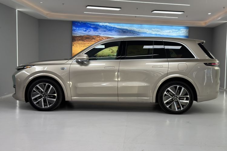 Used Li Auto L8 2023 Pro Model Exterior 4