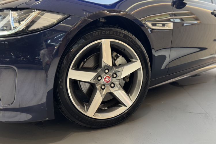 Used Jaguar XE 2017 2.0T 240 PS R-Sport

