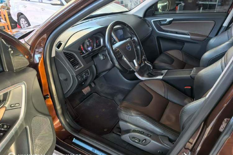 Used Volvo XC60 2015 T5 AWD Smart Drive Edition
