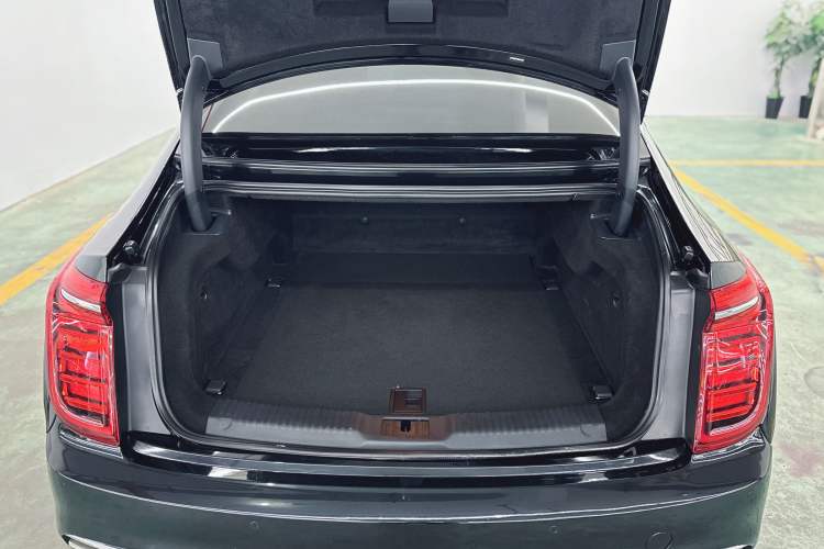 Used Hongqi H9 2020 2.0T Smart Connect Flagship Edition
