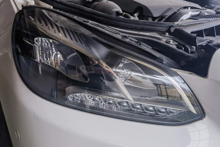 Used Mercedes-Benz E-Class 2015 E 260 L Sport Edition Exterior 6