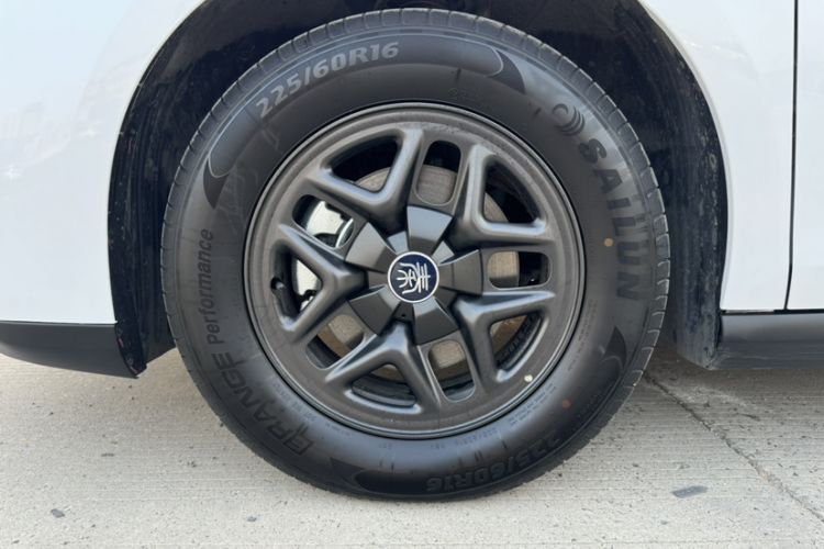 Used BYD Qin PLUS 2025 DM-i Smart Drive 55KM Leading Model
