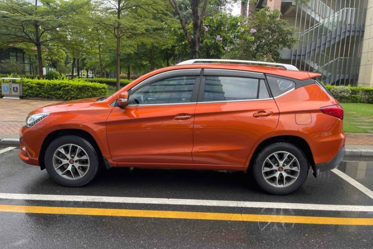 Used BYD Song 2016 GaiShi Edition 1.5TI Manual Elite Model
