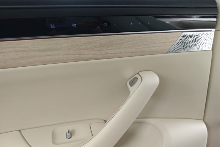 Used Hima Luxeed S7 2025 785 km Ultra