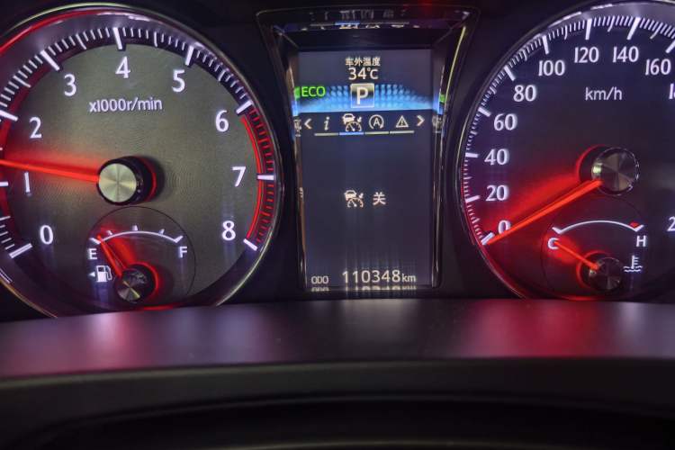 Used Toyota Crown 2018 2.0T Sport Edition Odometer Close Up