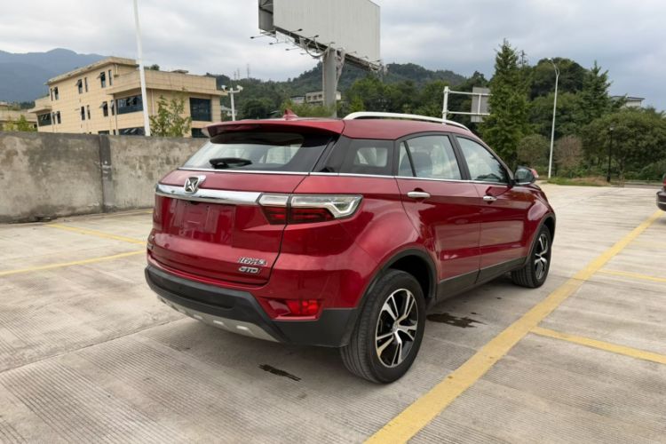 Used JMC Yusheng S330 2016 1.5L GTDi Automatic Two-Wheel Drive Fashion Edition
