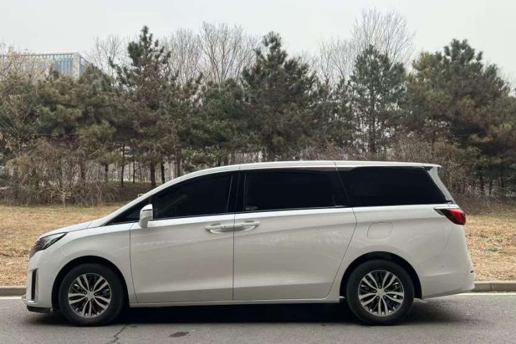 Used Buick GL8 2022 ES Landtrek 653T Luxury Edition