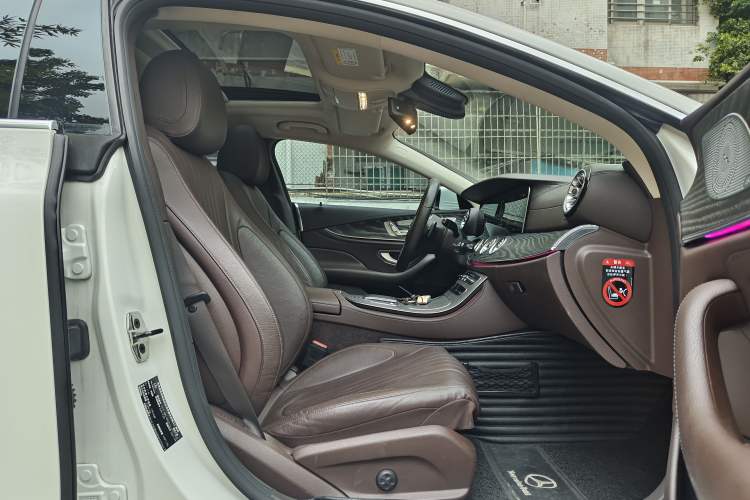 Used Mercedes-Benz CLS 2021 CLS 300 Luxury Model Interior 4