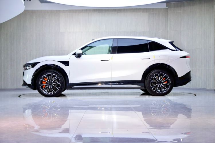 Used Zeekr 7X 2025 100kWh Long-Range All-Wheel Drive Intelligent Driving Version Exterior 2