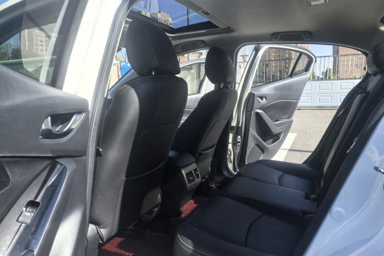 Used Mazda Mazda 3 Axela 2017 Sedan 1.5L Automatic Luxury Model China VI Standard
