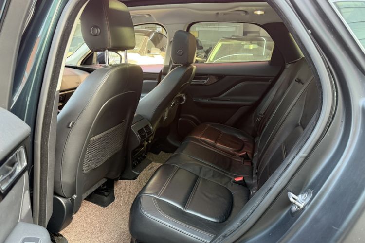 Used Jaguar F-PACE 2016 2.0T Two-Wheel-Drive R-Sport Sport Edition