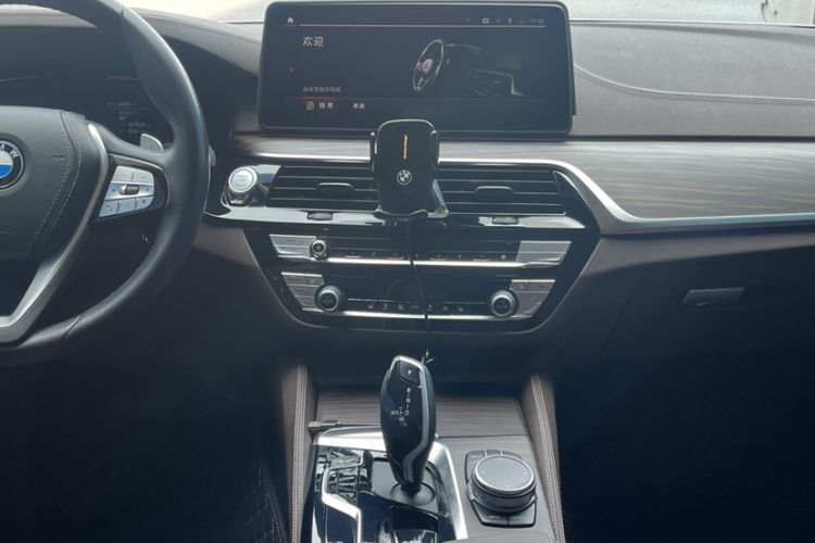 Used BMW 5 Series 2021 530Li xDrive Luxury Package Interior 3