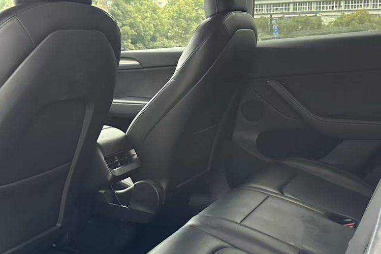 Used Tesla Model Y 2021 Long-Range All-Wheel-Drive Version 3D7