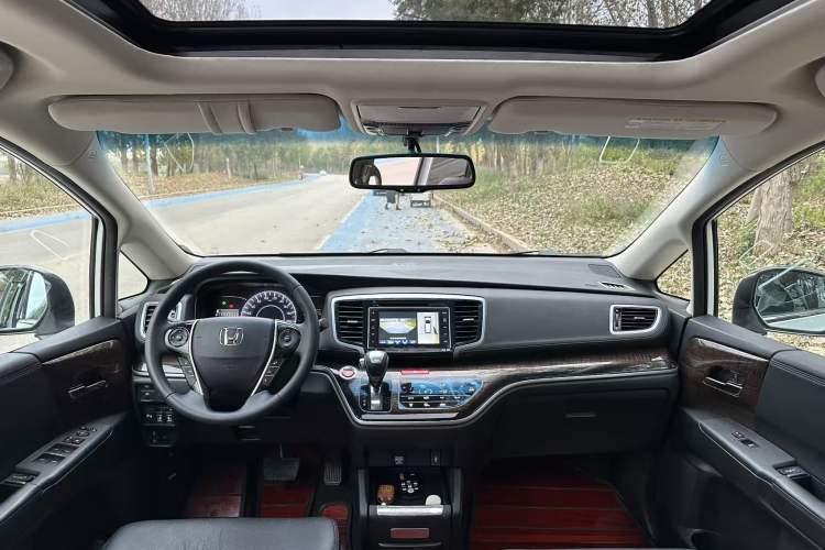 Used Honda Odyssey 2015 Revised Version 2.4L Supreme Edition
