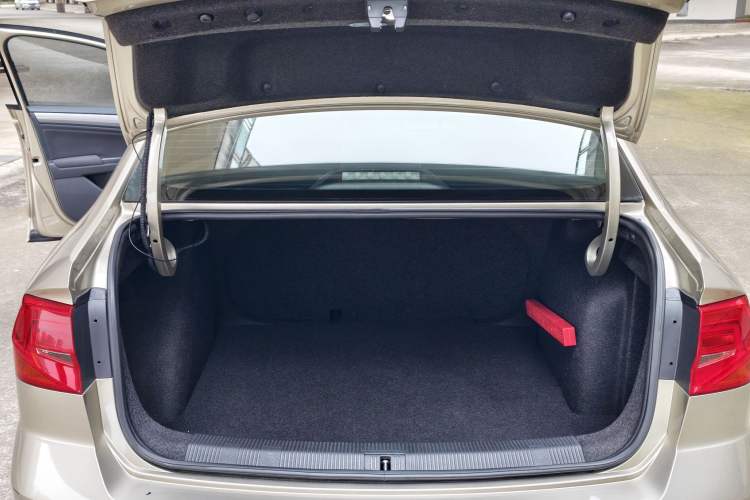 Used Volkswagen Bora 2018 1.5L Manual Fashion Model