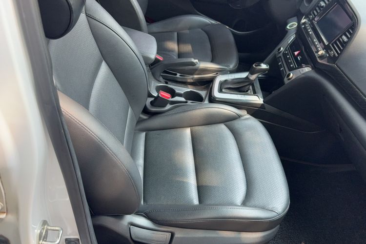 Used Hyundai Elantra (6th Generation / Lingdong) 2016 1.6L Automatic ZhiXuan · Luxury Version
