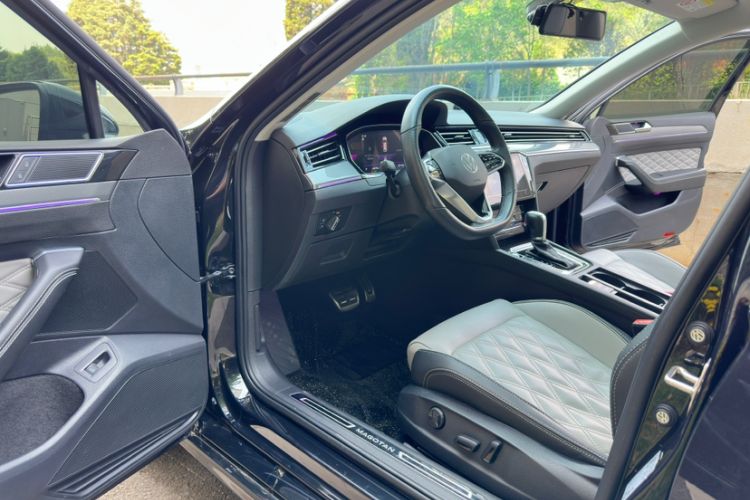 Used Volkswagen Magotan 2023 2 Million Units Limited Edition 330TSI DSG Leading Version
