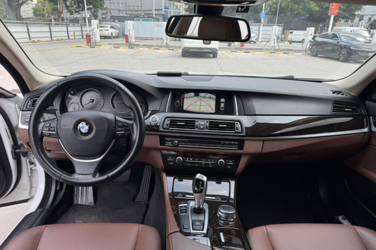 Used BMW 5 Series 2014 528Li Leading Model Interior 3