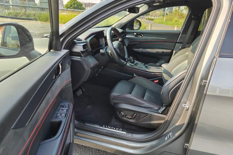 Used Lynk & Co 05 2020 2.0TD Four-Wheel Drive HypeHalo
