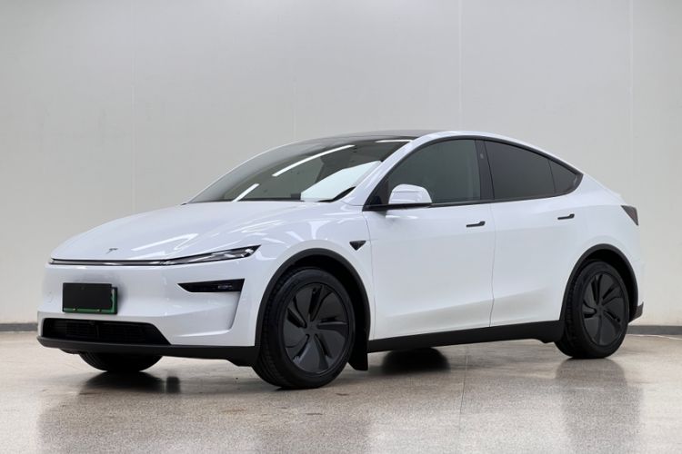 Used Tesla Model Y 2025 Long-Range All-Wheel-Drive Version