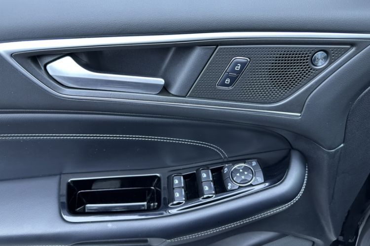 Used Ford Edge 2021 PLUS EcoBoost 245 Two-Wheel-Drive Titanium 7-Seater
