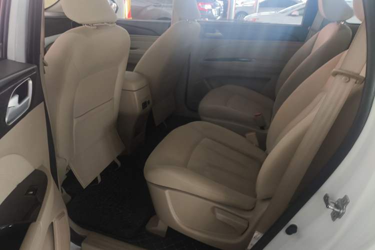 Used Wuling 730 2020 Commercial Vehicle 1.5L Manual Value Edition 7 Seats
