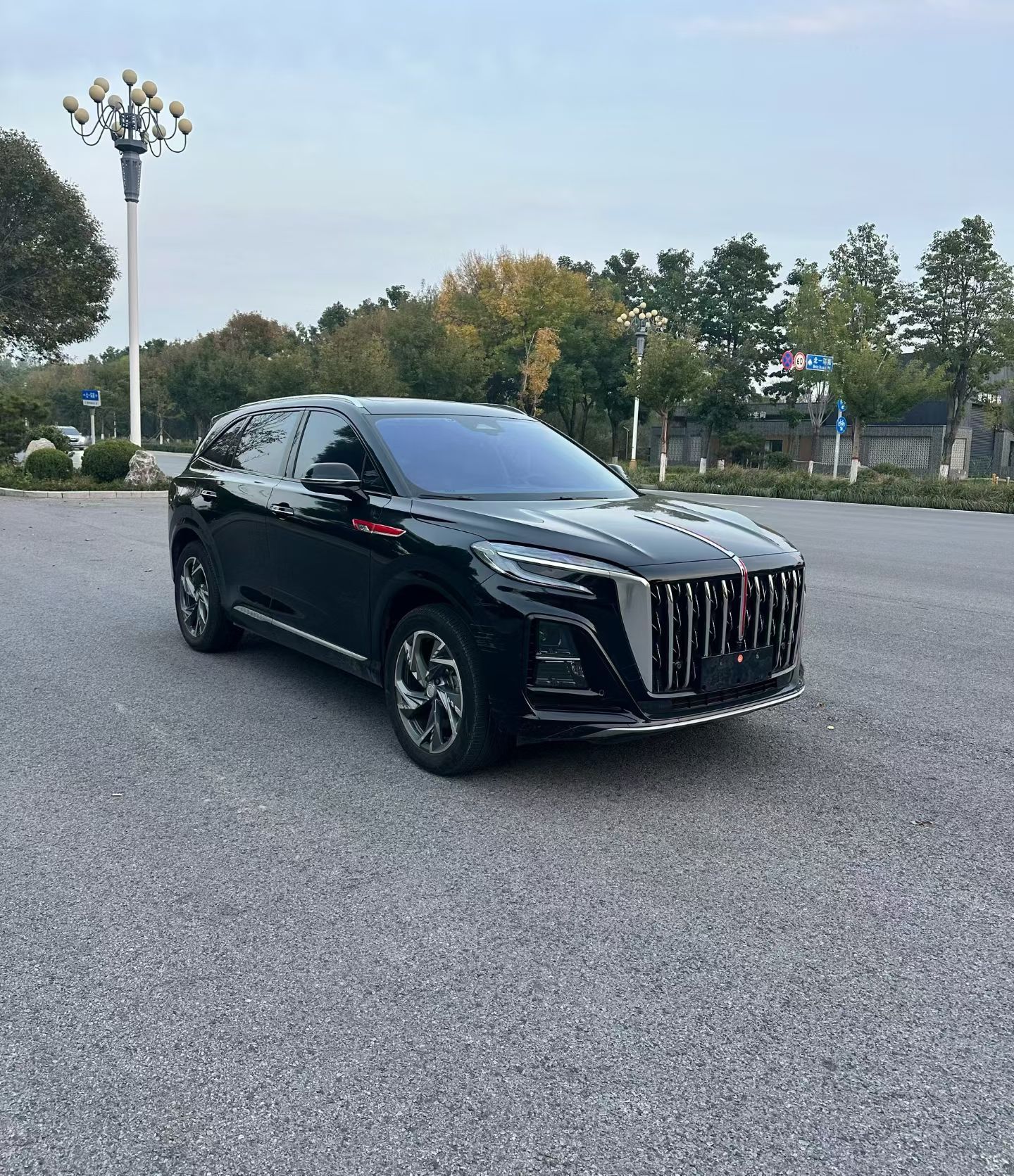 Hongqi HS3 PHEV 2025 Model 125km Jingwei 2 Millionth Anniversary Edition — снимка 3