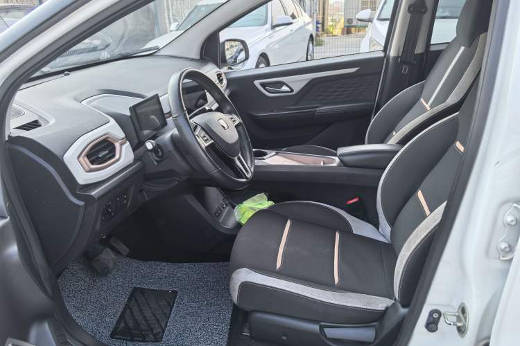 Used SOL E10X 2021 302 km Range Luxury Version 31.4 kWh