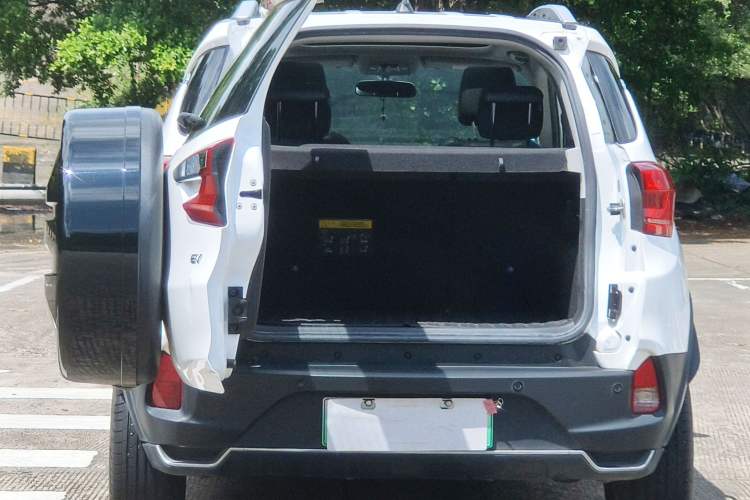 Used BYD Yuan New Energy 2019 EV360 Smart Connect Enjoyment Model
