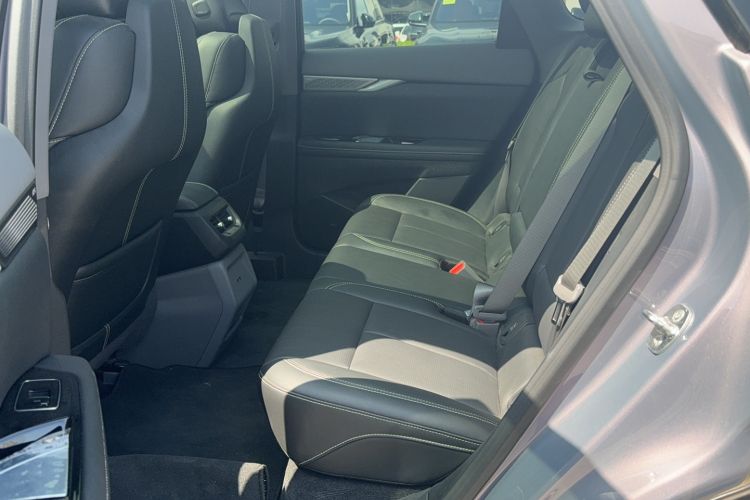 Used Cadillac OPTIQ 2024 Standard Range Version Interior 3