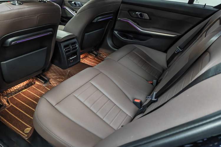 Used BMW 3 Series 2021 325Li M Sport Shadowline Package Interior 9