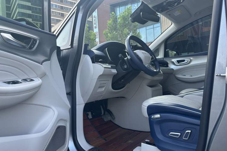 Used Roewe iMAX8 2021 400TGI Supreme Series Ultimate Edition