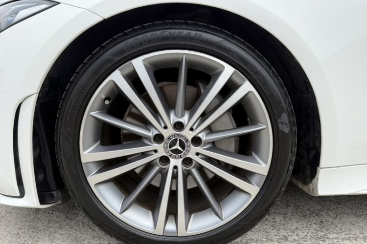 Used Mercedes-Benz CLS 2018 CLS 300 Luxury Model Exterior 6