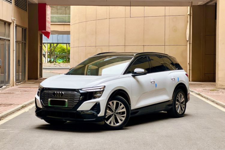 Used Audi Q5 e-tron 2023 40 e-tron Shining Edition Mecha Kit