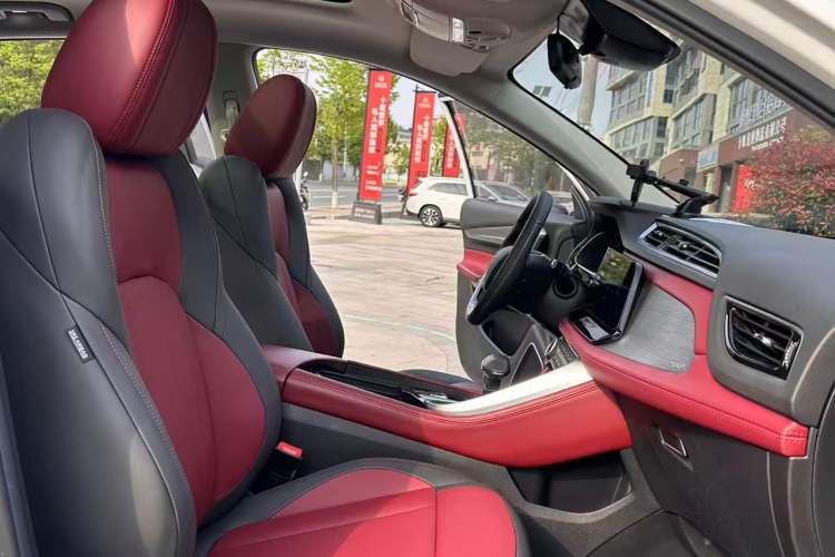 Used Dongfeng Aeolus AX7 2021 PRO 1.6T Automatic Smart Edition Interior 3