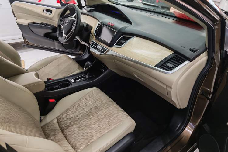 Used Honda Jade 2014 1.8L Automatic Comfort Elite Version 5 Seats