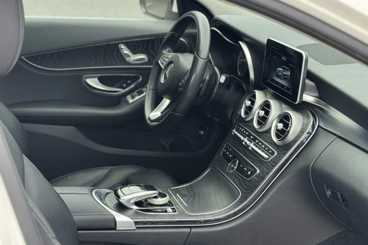 Used Mercedes-Benz C-Class 2015 C 200 station wagon