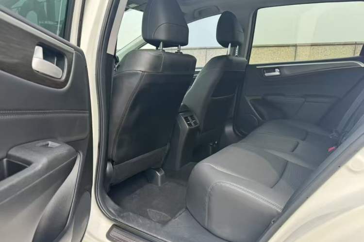 Used Honda Jade 2014 1.8L CVT Luxury Edition 5 seats