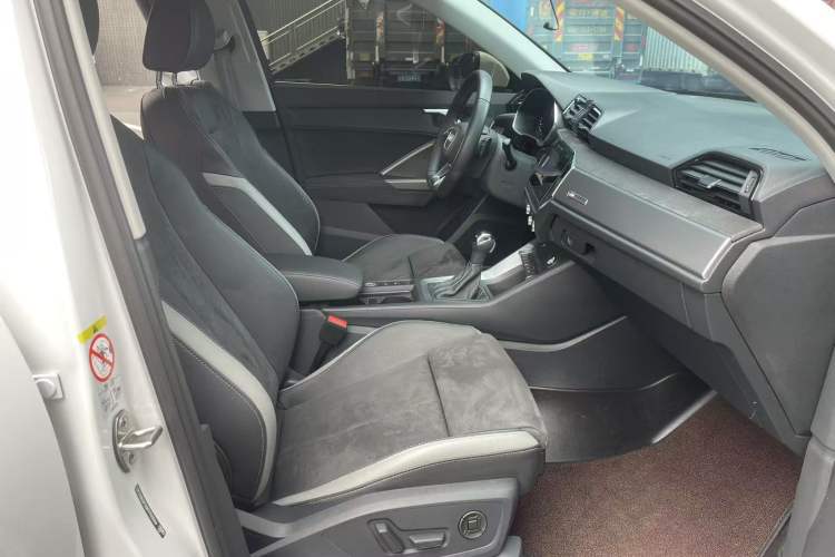 Used Audi Q3 2023 35 TFSI Fashion Dynamic Model (1.4T) Interior 8