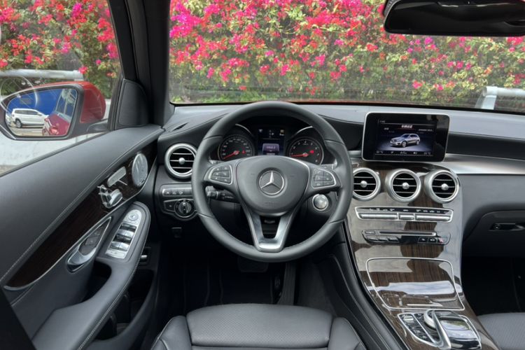 Used Mercedes-Benz GLC 2017 GLC 260 4MATIC Luxury Model