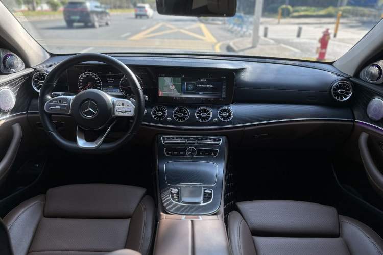 Used Mercedes-Benz E-Class 2019 E 200 L Sport Edition Interior 11
