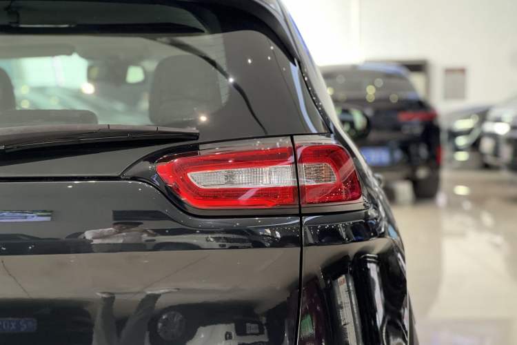 Used Jeep Cherokee 2017 2.0L Superior Edition